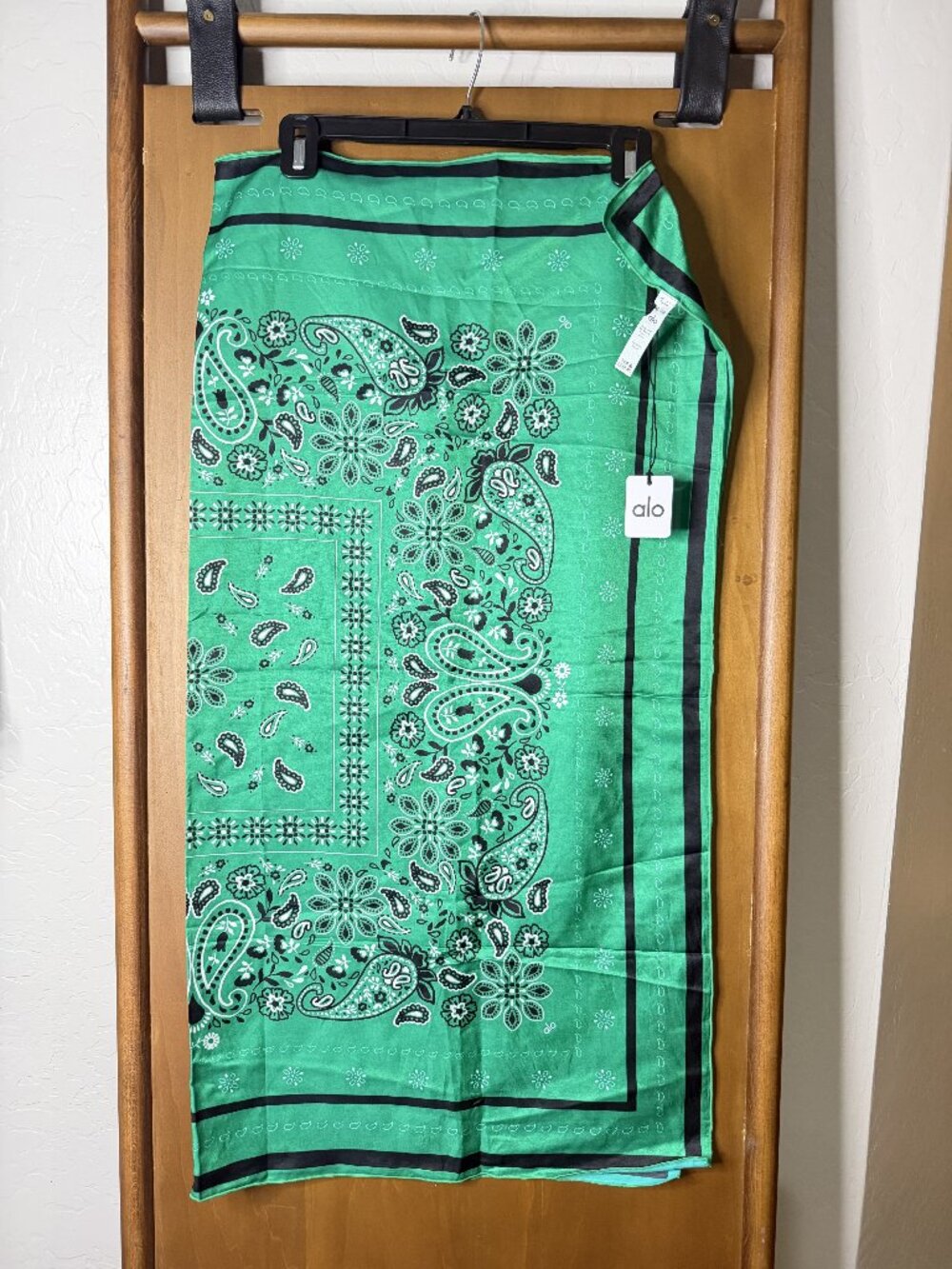 Alo Yoga Green Emerald Bandana Scarf, One Size, NWT